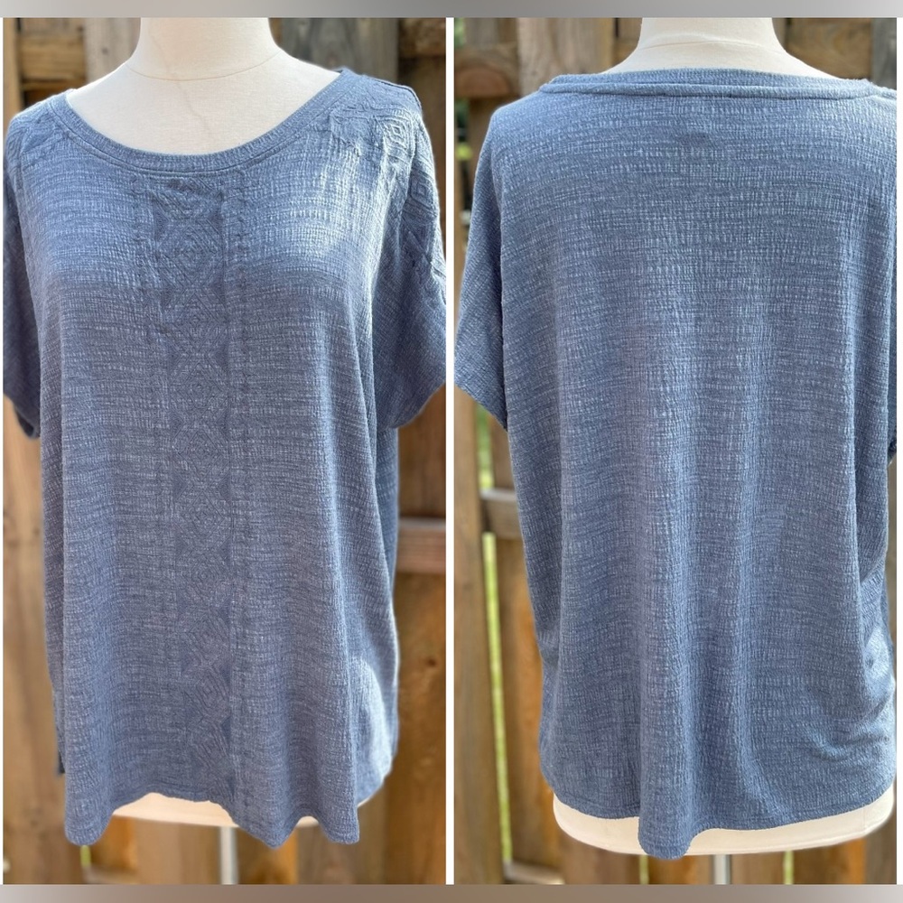 cable & gauge EUC Medium Blue Textured Short Sleeve Top